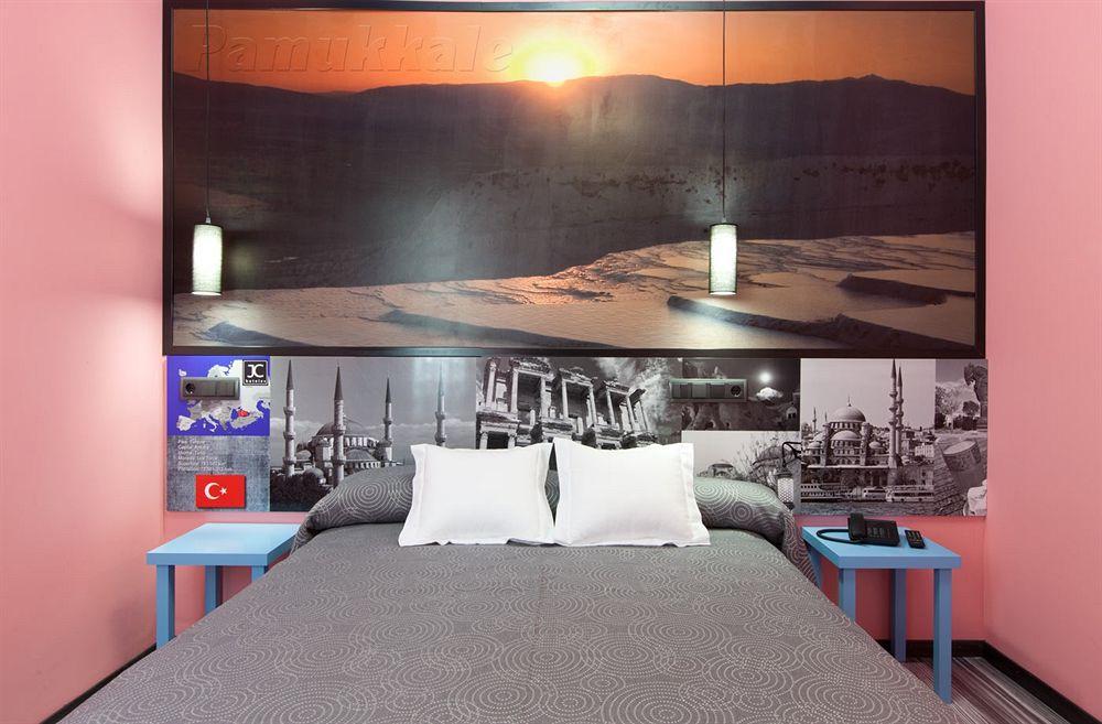 Jc Rooms Santo Domingo Madrid Exteriör bild